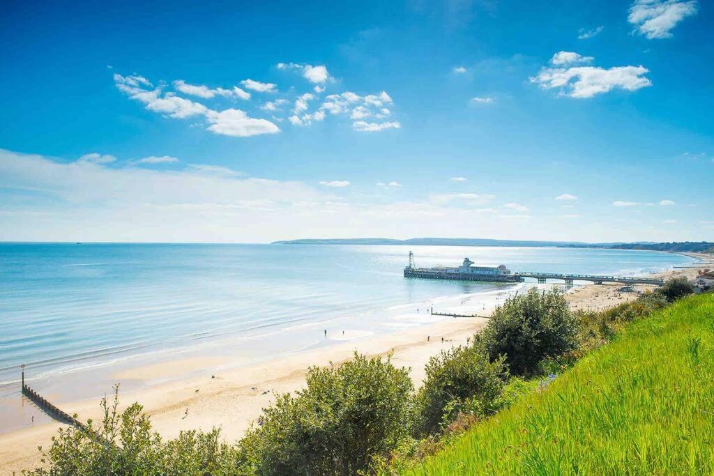 Spacious 4 Bed Rooms, Parking, Garden&Near Parks, Beaches&University Bournemouth Exterior foto